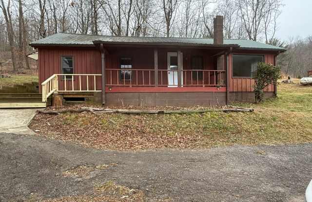 Hayesville Farmhouse photos photos