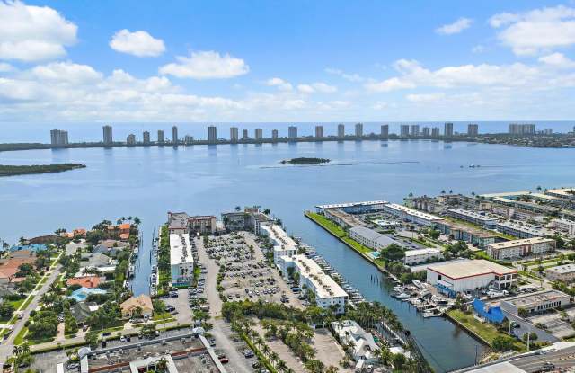 100 PARADISE HARBOUR Boulevard Gallery 2
