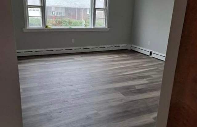Spacious 4-Bedroom Home with 2.5 Baths for Rent Gallery 4