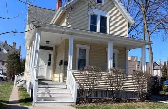 11 Upton Park - 11 Upton Park, Rochester, NY 14607