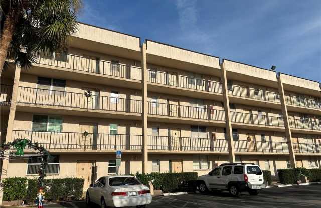 2541 Aragon Blvd photos photos