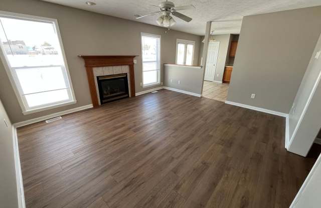 Large 3 bedroom/2.5 bathroom Duplex Gallery 3