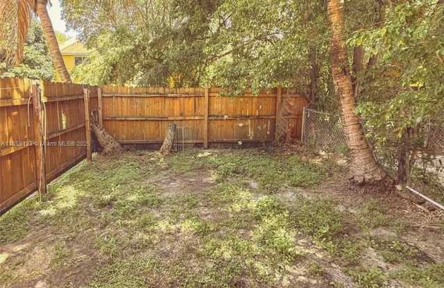 2280 NW 136th Ter photos photos
