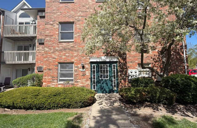 4312 W Shamrock Lane, Apt 2D, Mchenry, IL 60050 photos photos