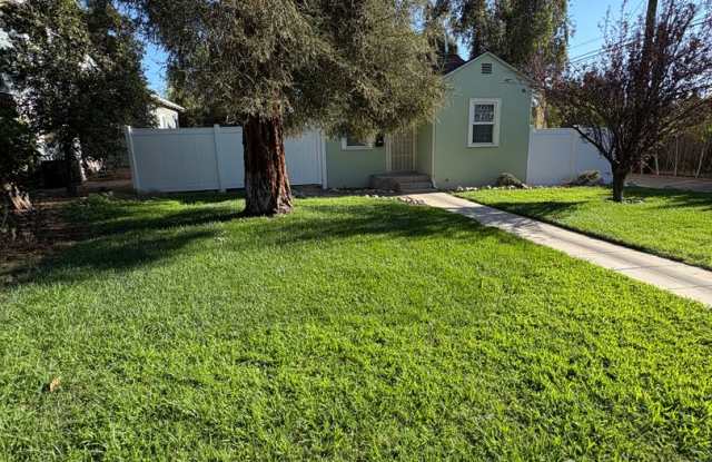 Charming Updated 2 Bedroom  Home in a Desirable  Redlands  Neighborhood Gallery 1