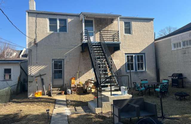 122 W 10TH AVENUE - 122 West 10th Avenue, Conshohocken, PA 19428