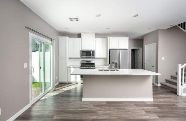 Modern Henderson Townhome with Loft & Resort-Style Amenities photos photos Modern Henderson Townhome with Loft & Resort-Style Amenities photos photos