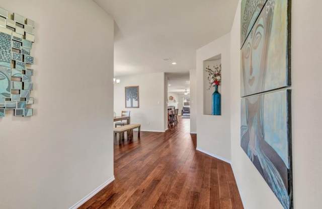 324 Whitman Drive Gallery 4