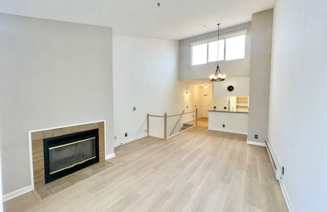 2BR/2BA Urban Chic Townhome Condo! 1084SqFt! Laundry! Parking! Pet OK! PROGRESSIVE - 2075 Sutter Street, San Francisco, CA 94115