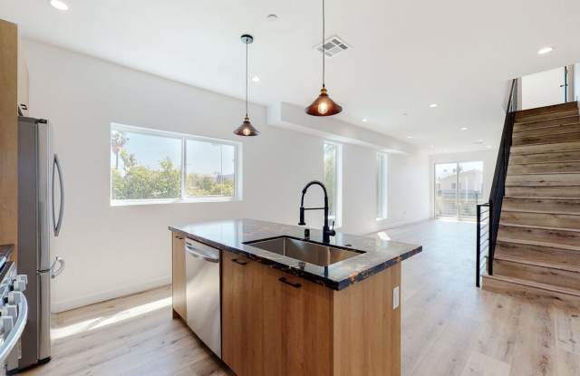 2304 Hauser Blvd unit: 1/2 photos photos