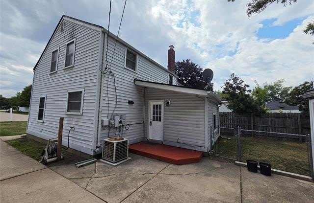 1031 Arthur Drive Gallery 3