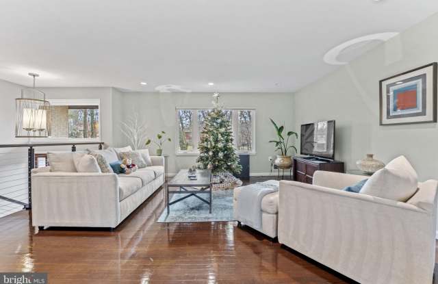 1411 ALDENHAM LANE Gallery 4