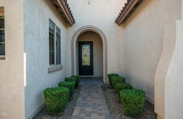 561 W YELLOWSTONE Way Gallery 2