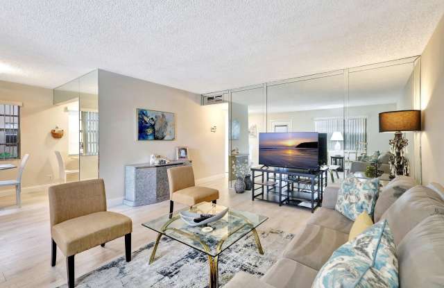825 E Normandy Gallery 4