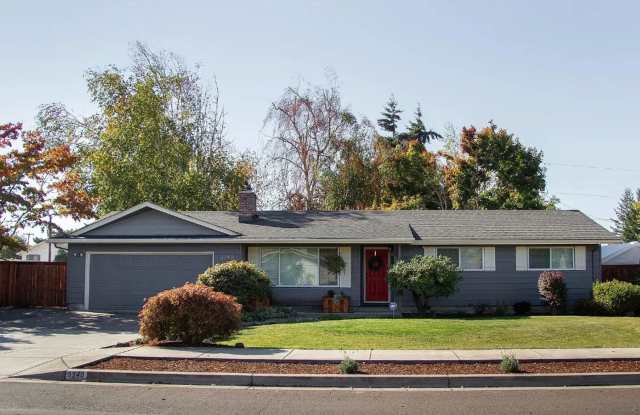 Beautifully Updated 3-Bedroom Home in the River Road Area! photos photos