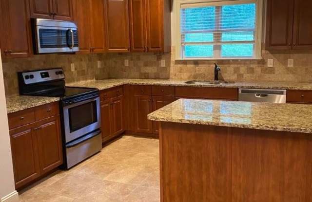 217 Lacey Ave - 217 Lacey Ave, Alabaster, AL 35114