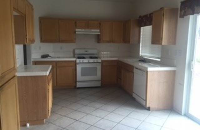 Commuter Friendly  Near HWY 395 photos photos