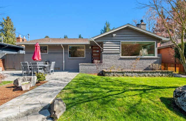 7722 Fauntleroy Way Southwest photos photos