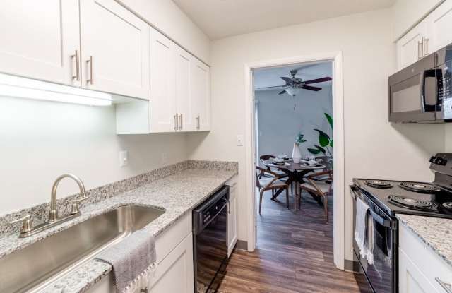 Governor Square Apartments Gallery 2