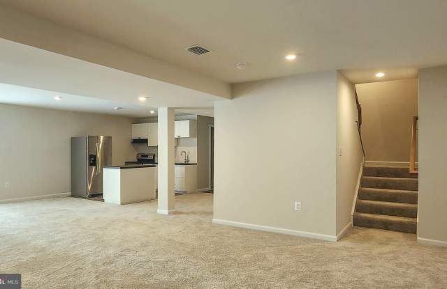 8703 DAVIS Court Gallery 3