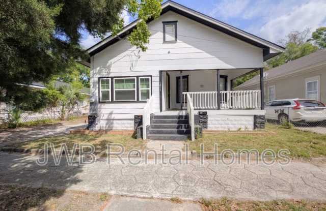 1211 13th St E photos photos