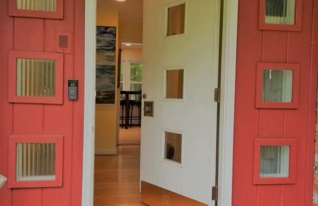 9001 SOUTHWICK STREET Gallery 3