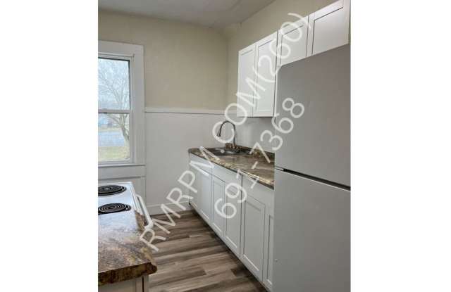 36 1/2 N LaFontaine photos photos