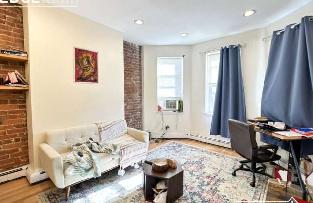 390 Riverway - 390 Riverway, Boston, MA 02115