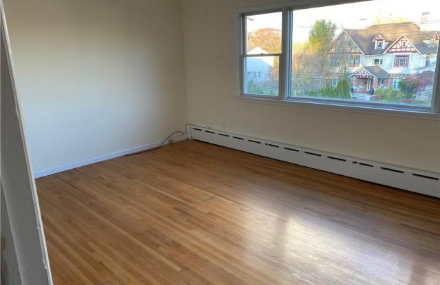 136 Old Mamaroneck Road Gallery 2
