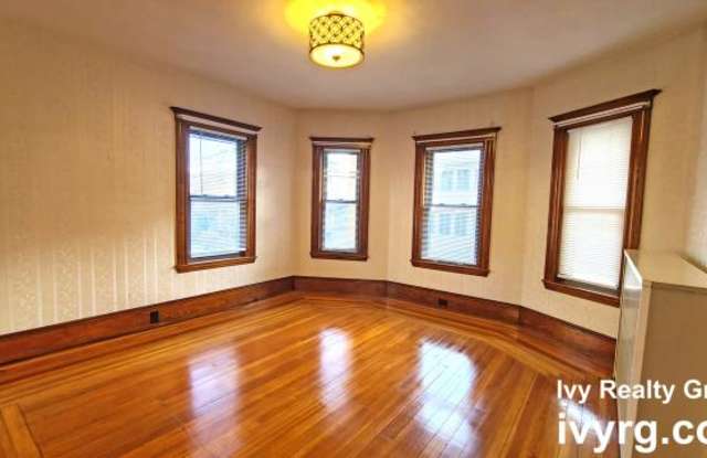 17 Oakledge St. - 17 Oakledge Street, Arlington, MA 02474