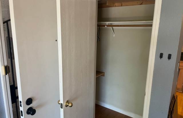 2-Bedroom Condo Near Nut Tree Premium Outlets Gallery 4