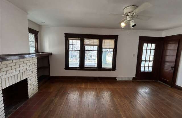 1328 W 110th Street Gallery 3