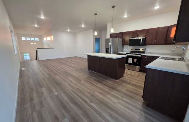 4 Bedroom 2 Bathroom House Gallery 3