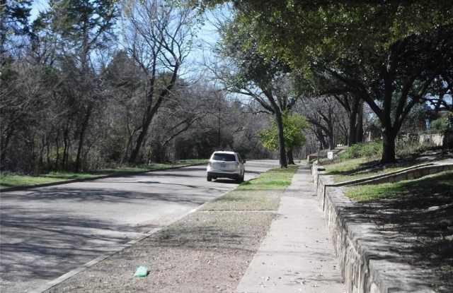 10921 Sinclair Avenue Gallery 4