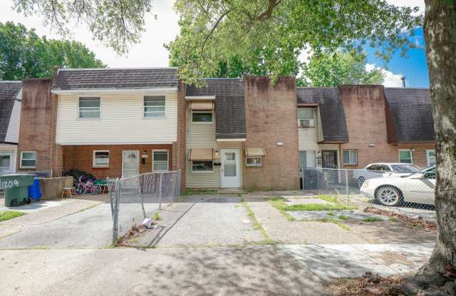 Bright, Clean, and Move-In Ready Townhome photos photos