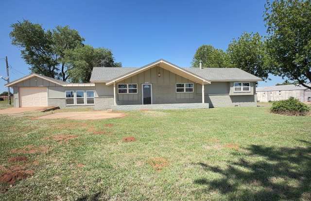 Guthrie Rental with 15 acres photos photos