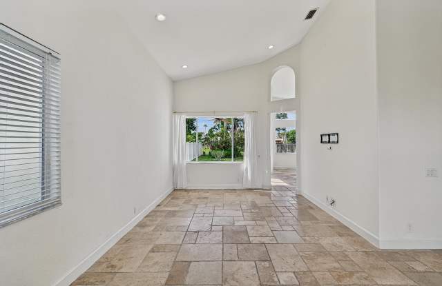 4583 NW 7th Place Gallery 4