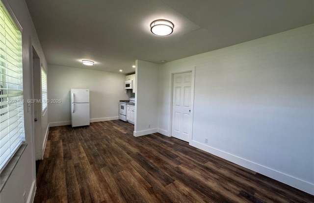 2321 Madison St photos photos