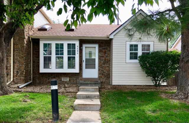 Open Tri-Level Townhome With Tons Of Space! Beautiful Hardwood Floors! Convenient to 225 and Cherry Creek Reservoir photos photos