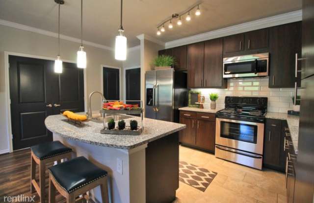 21715 W I-10 130505 Gallery 2