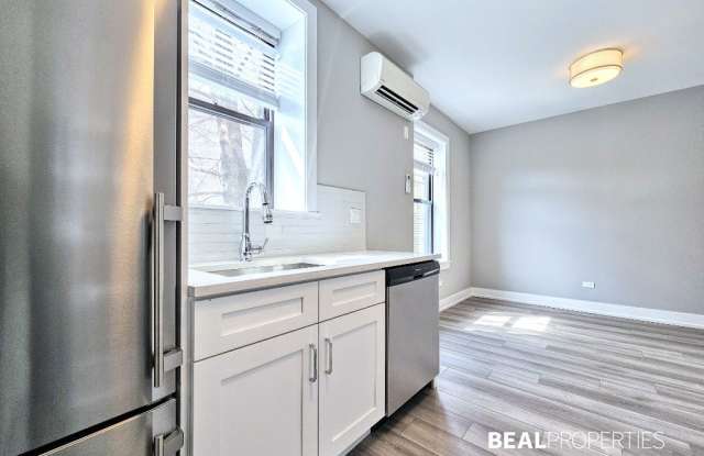 3935 North Janssen Avenue photos photos