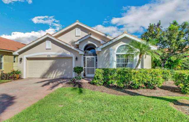 3-Bedroom Annual Rental With Private Pool & Lake Views | Pet-Friendly! Gallery 3