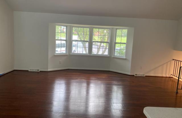 3615 LAGUNA Court Gallery 2