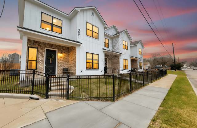 201 Fairway Drive Gallery 4