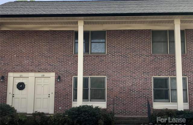 119 Hillcrest Drive - 119 Hillcrest Drive, Lincolnton, NC 28092