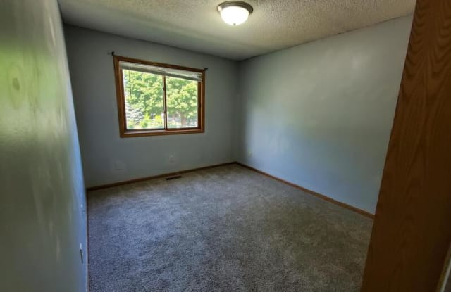 874 22nd Avenue Southeast - 874 22nd Ave SE, Minneapolis, MN 55414