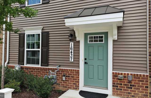 16437 FIFE WAY Gallery 2