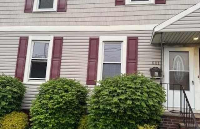 601 Ridgeway Avenue - 601 Ridgeway Avenue, Sayreville, NJ 08879