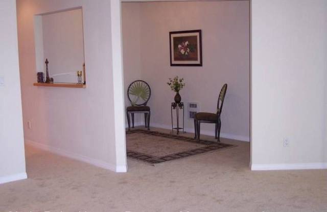 12439 NE Totem Lake Way Unit 205 Gallery 4