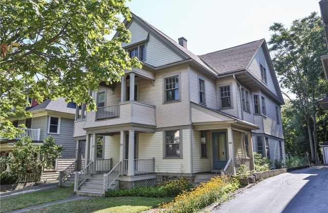 296 Laburnam Crescent photos photos